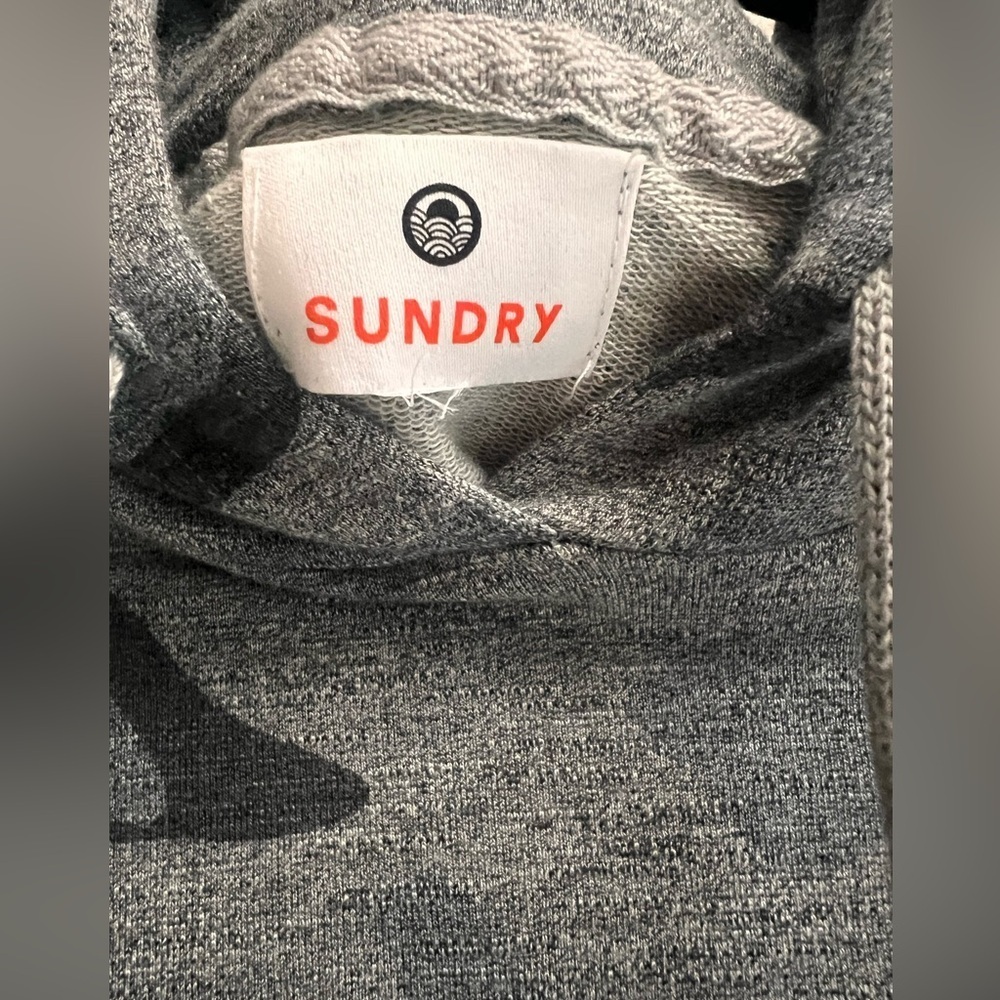 SUNDRY Women’s Grey and Black Camouflage Hooded Sweatshirt - Size Large - Picture 2 of 9